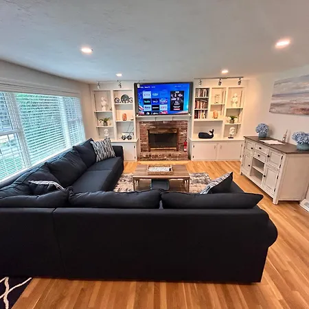 Home In Hyannis